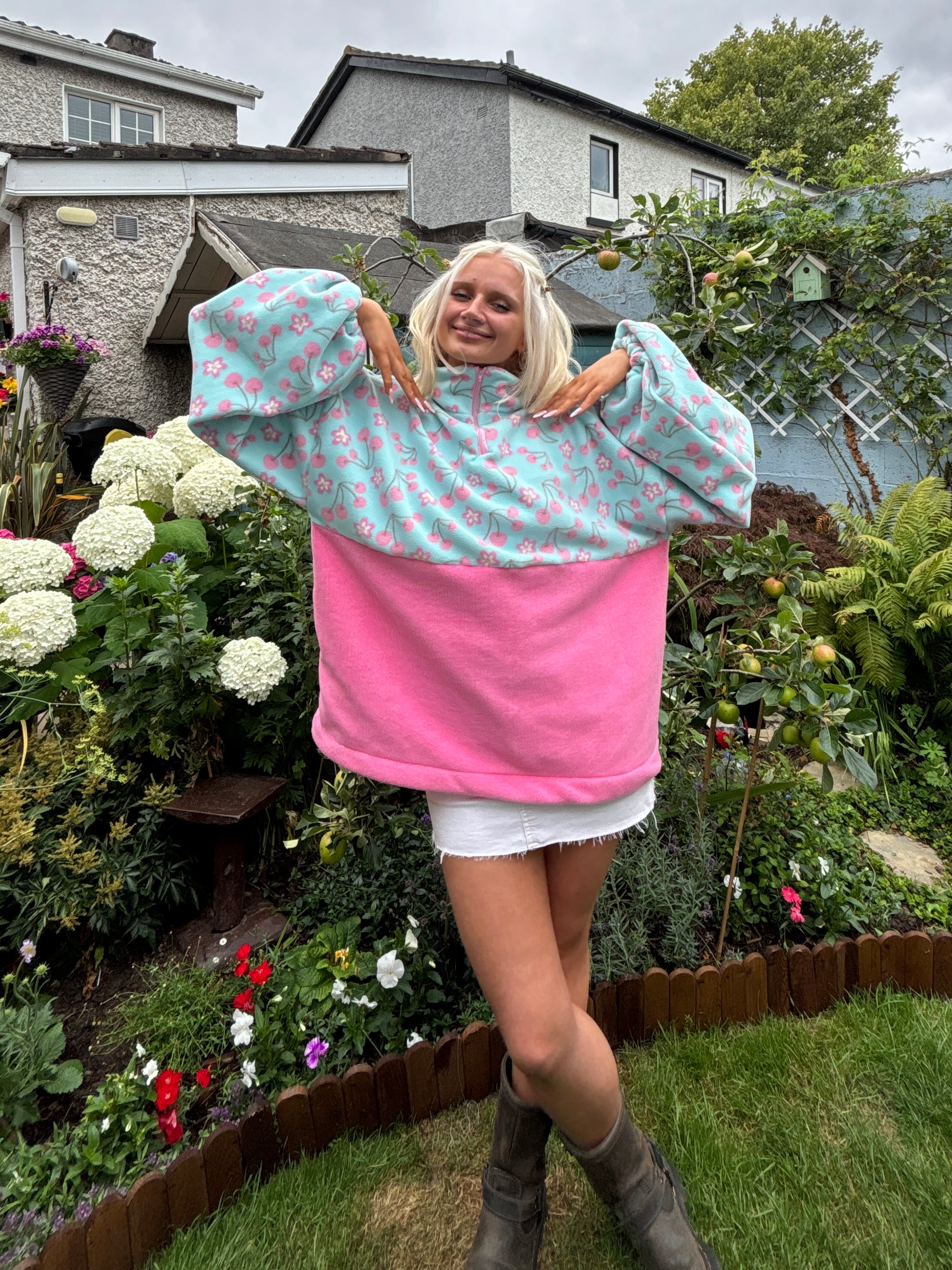 Cherry Fleece M/L
